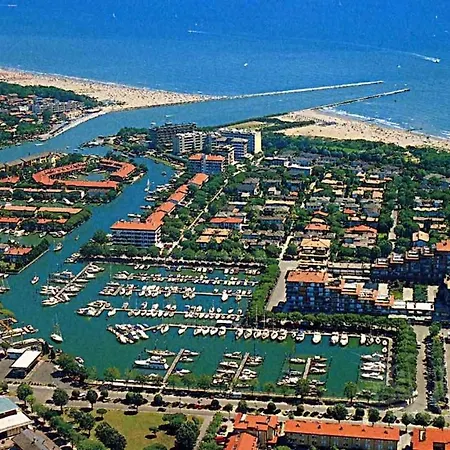 Refurbished Flat For 4 In * Porto Santa Margherita di Caorle