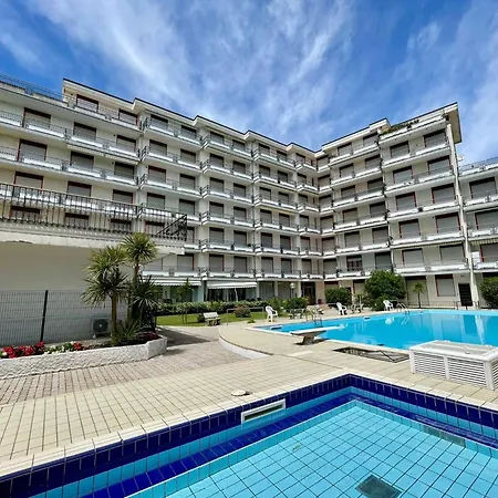 Refurbished Flat For 4 In Porto Santa Margherita di Caorle